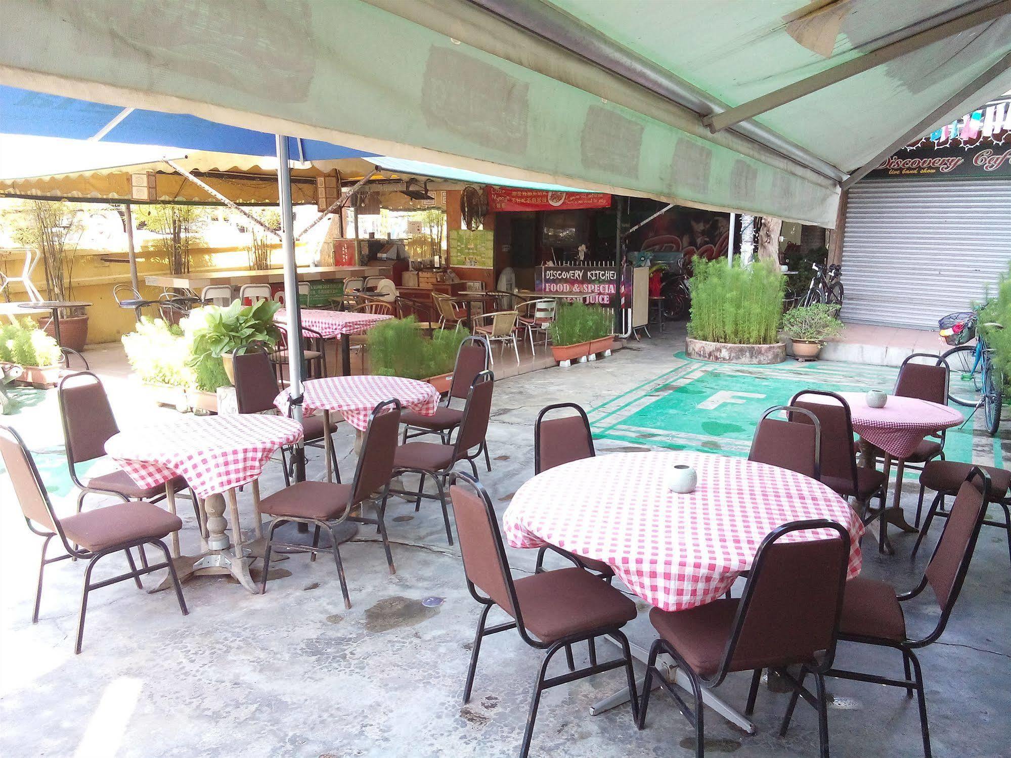 Discovery Cafe And Guesthouse Malacca Ngoại thất bức ảnh